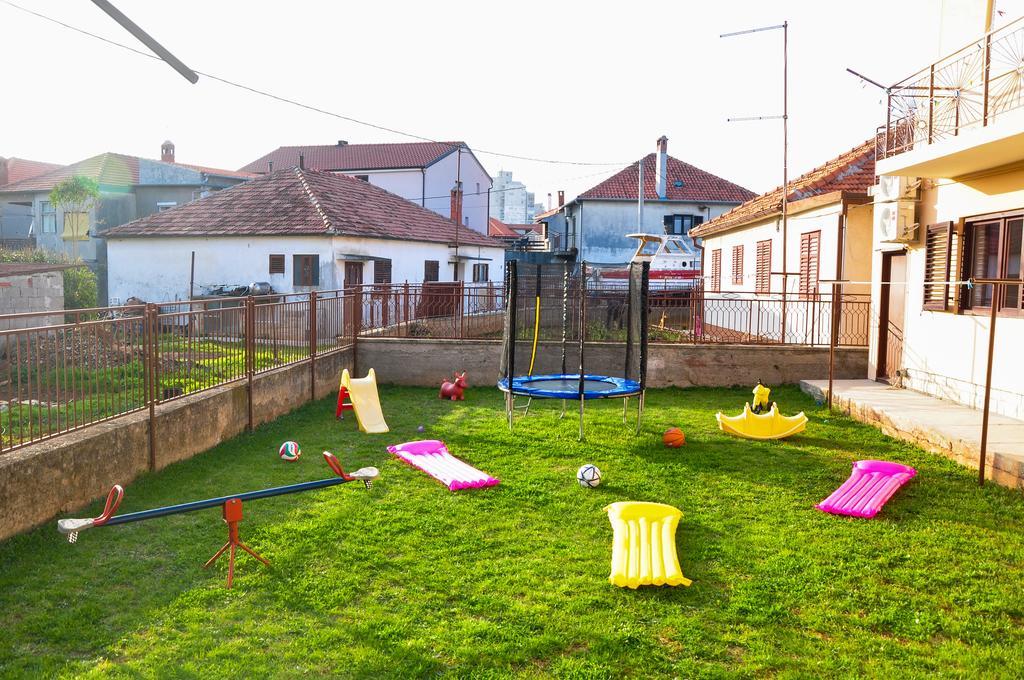 Apartament Rezo *